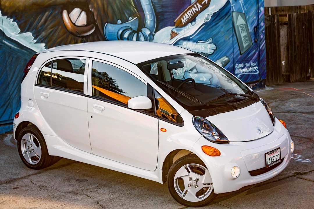 2012 Mitsubishi i-MiEV - Image 28 of 31