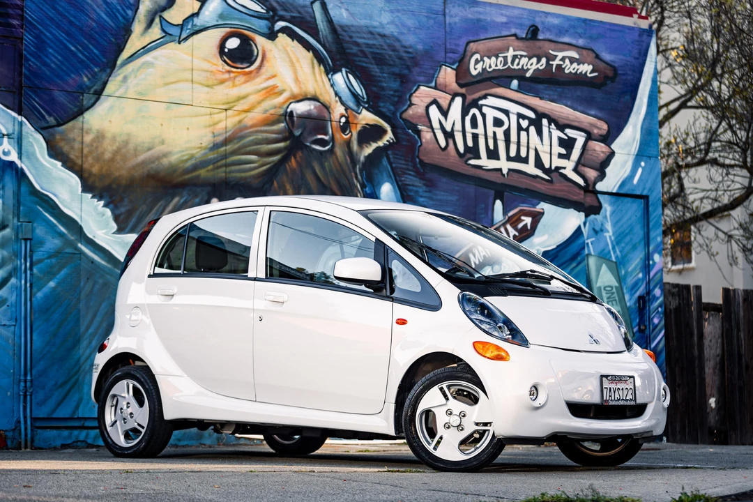 2012 Mitsubishi i-MiEV - Image 30 of 31