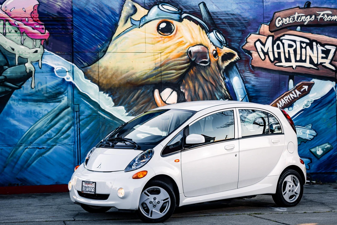 2012 Mitsubishi i-MiEV - Image 15 of 31