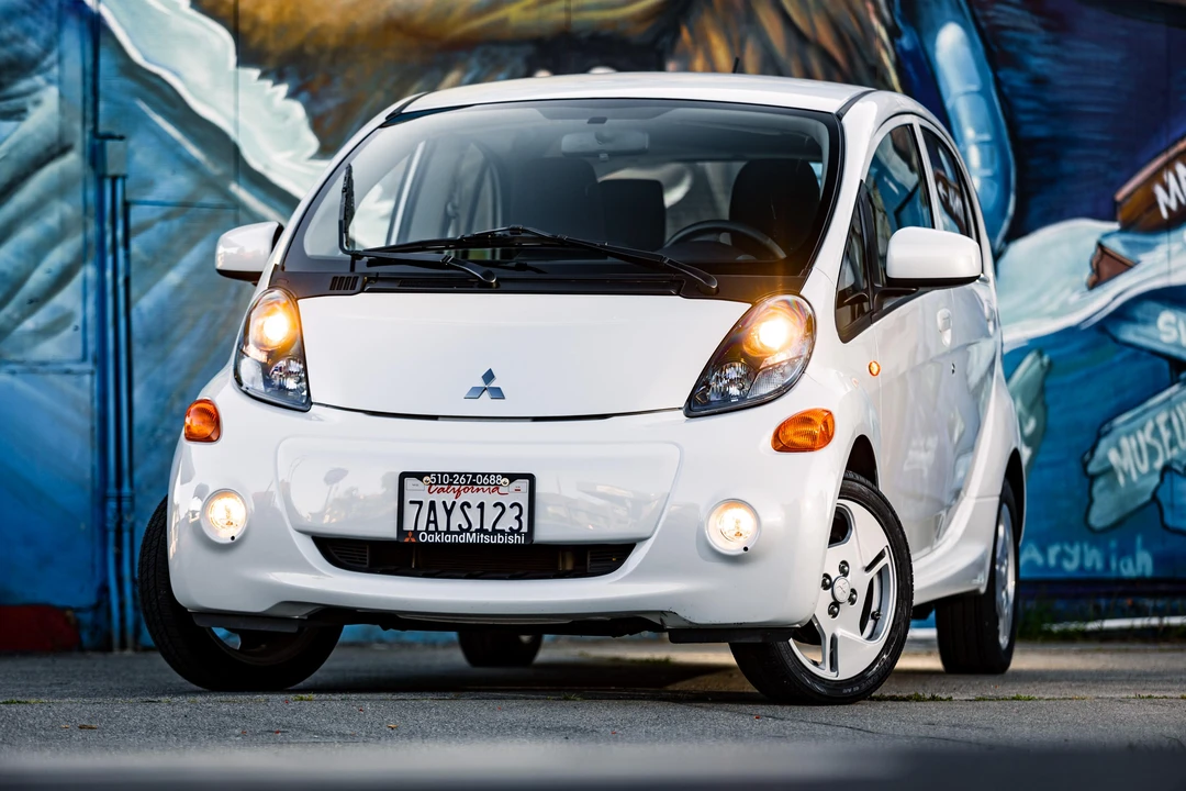 2012 Mitsubishi i-MiEV - Image 8 of 31