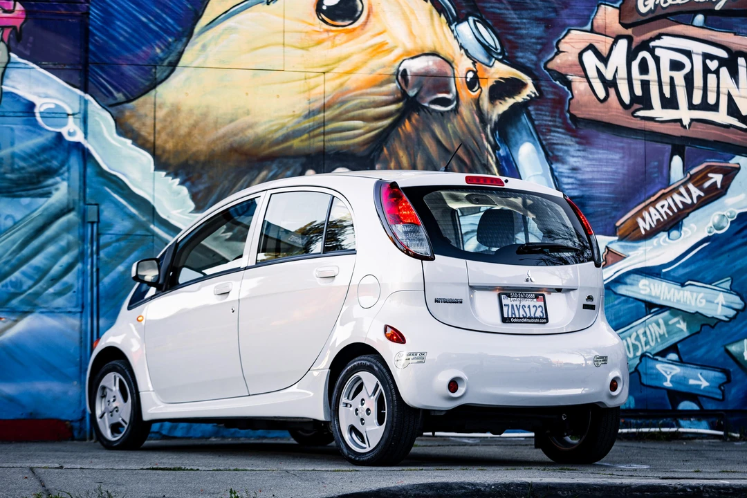 2012 Mitsubishi i-MiEV - Image 18 of 31