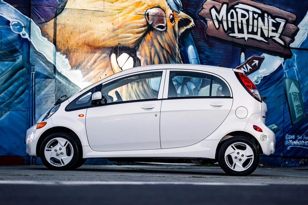 2012 Mitsubishi i-MiEV - Image 16 of 31