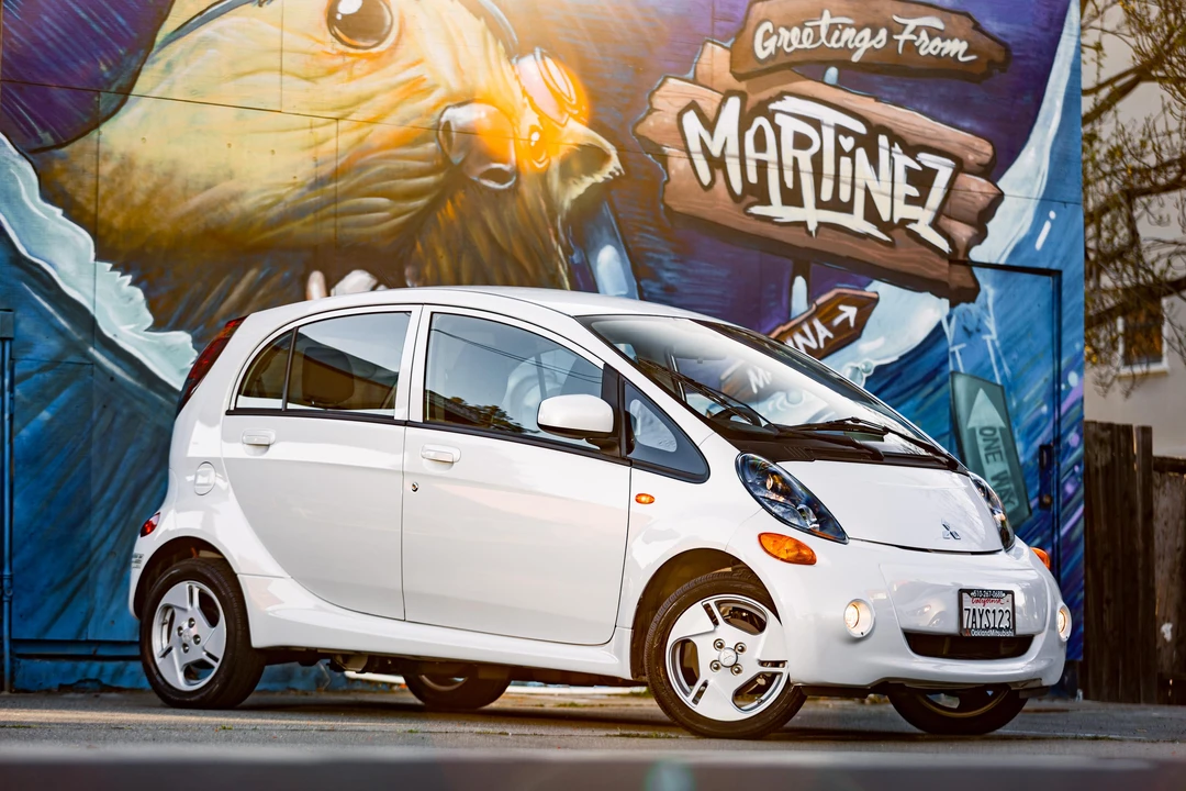 2012 Mitsubishi i-MiEV - Image 29 of 31