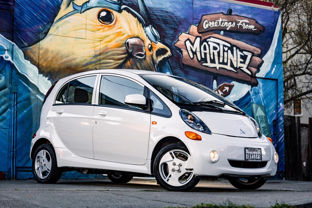 2012 Mitsubishi i-MiEV - Image 31 of 31