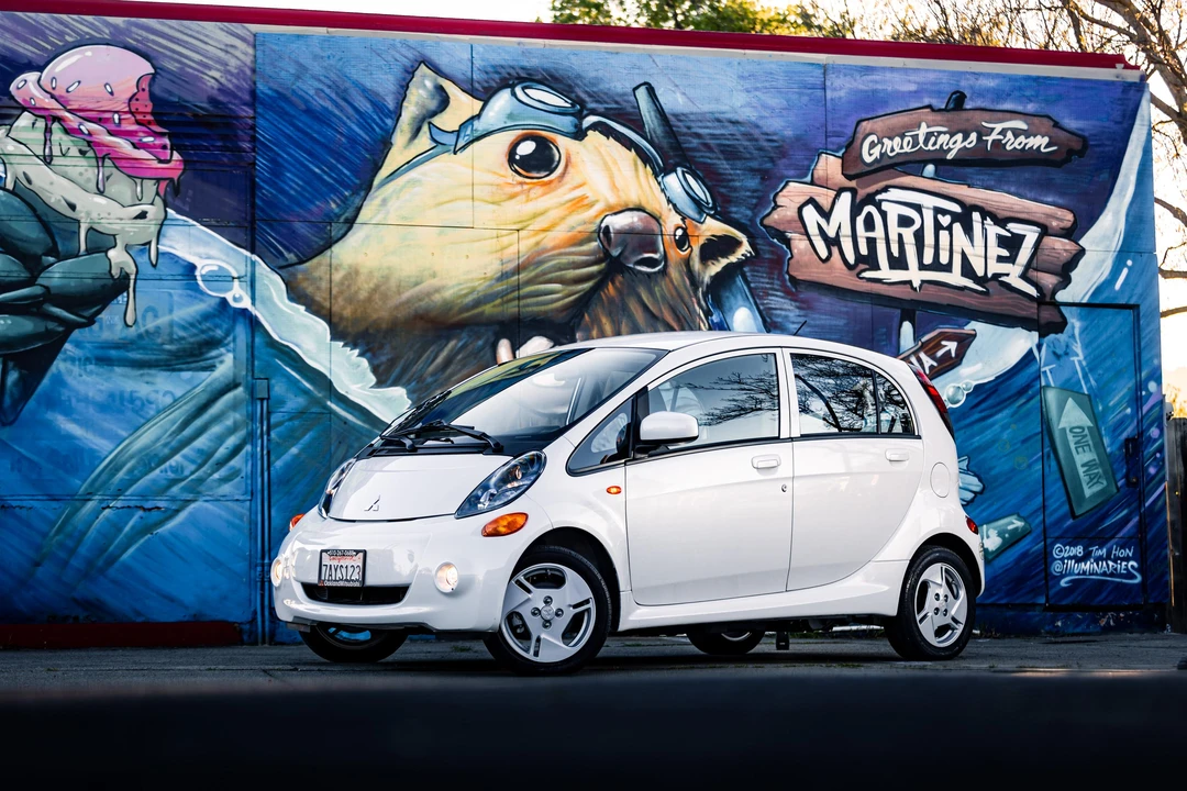 2012 Mitsubishi i-MiEV - Image 13 of 31