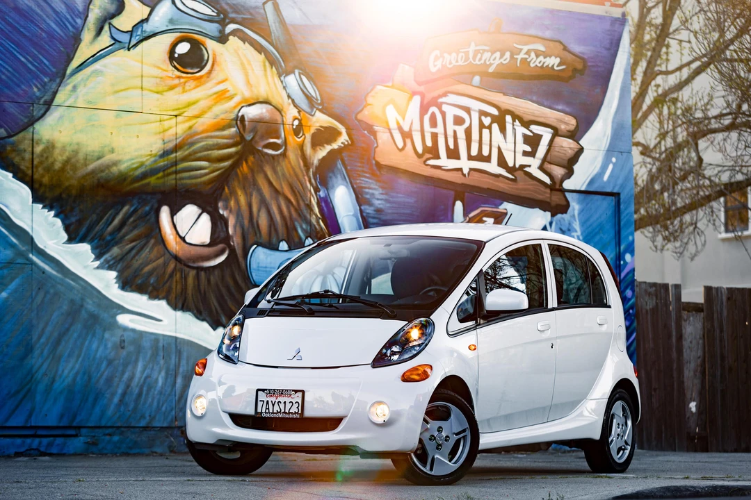 2012 Mitsubishi i-MiEV - Image 12 of 31