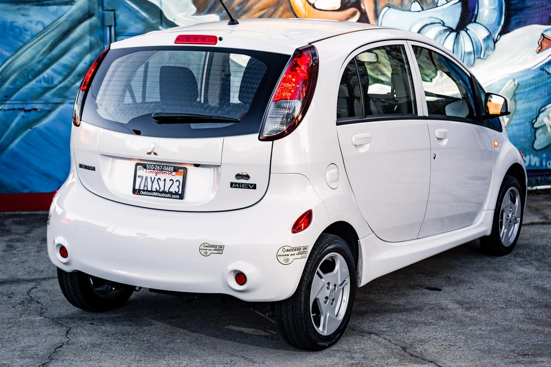 2012 Mitsubishi i-MiEV - Image 26 of 31