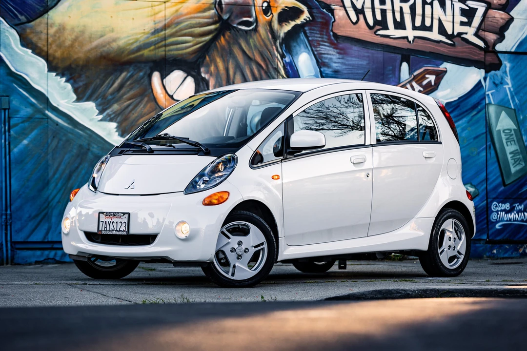 2012 Mitsubishi i-MiEV - Image 14 of 31