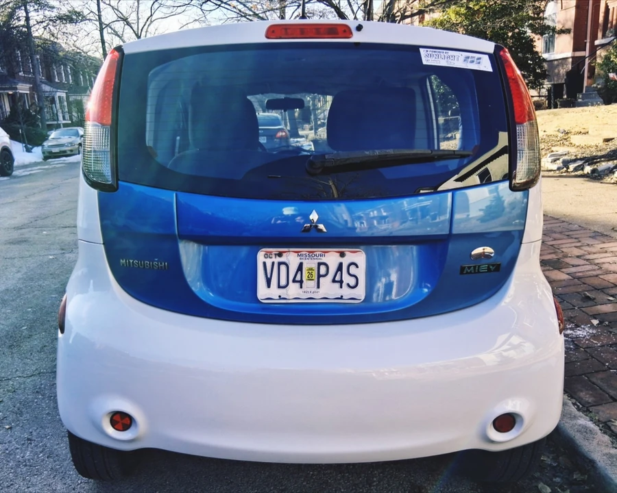 2012 Mitsubishi i-MiEV - Image 5 of 8