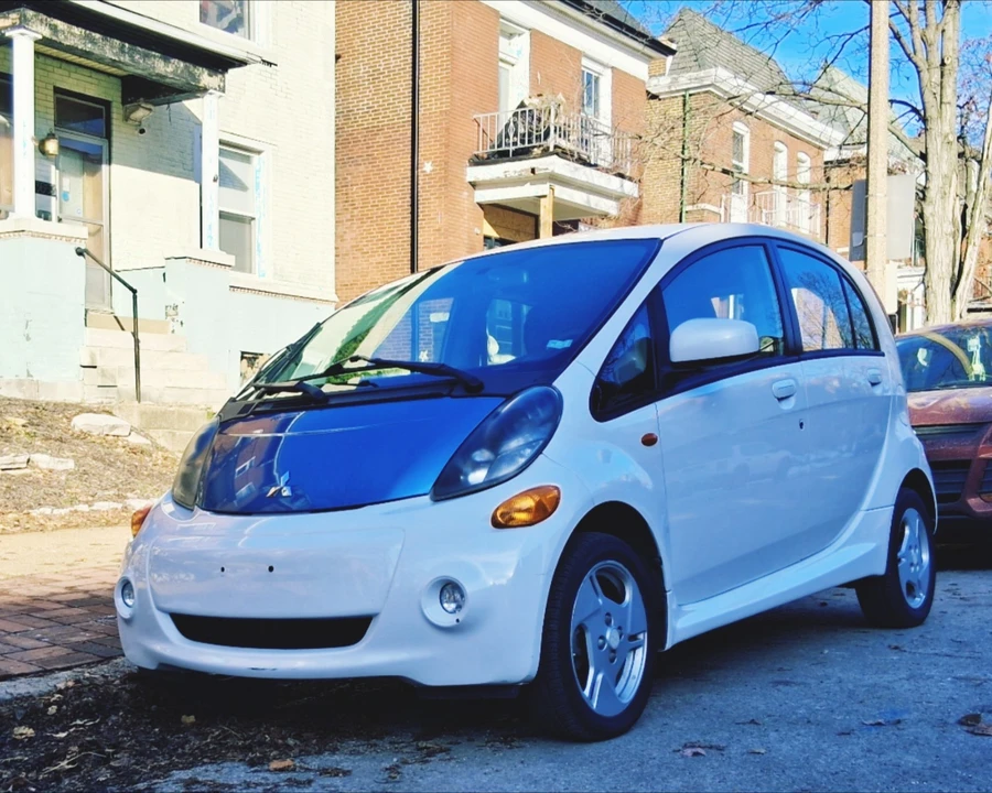 2012 Mitsubishi i-MiEV - Image 8 of 8