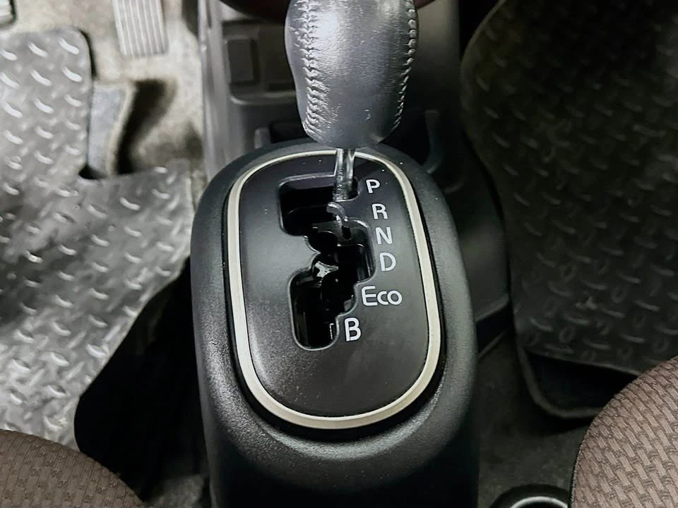 2012 Mitsubishi i-MiEV - Image 9 of 18