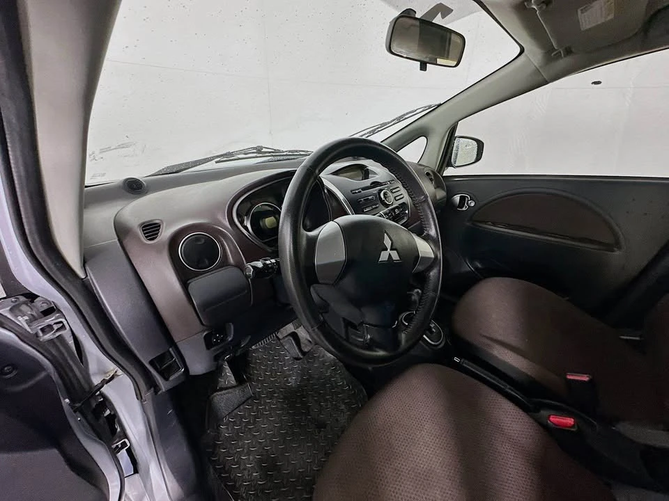 2012 Mitsubishi i-MiEV - Image 8 of 18
