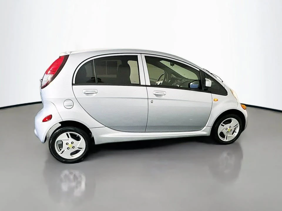 2012 Mitsubishi i-MiEV - Image 7 of 18