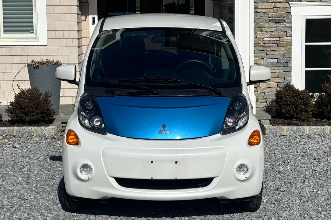 2012 Mitsubishi i-MiEV - Image 2 of 7