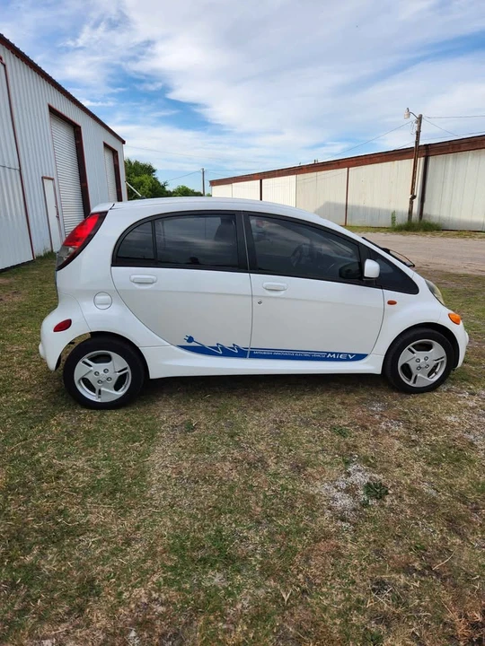 2012 Mitsubishi i-MiEV - Image 5 of 14