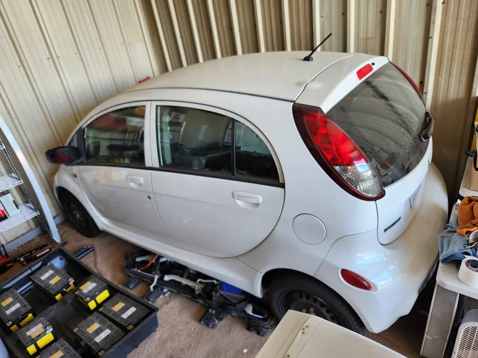 2012 Mitsubishi i-MiEV - Image 12 of 14