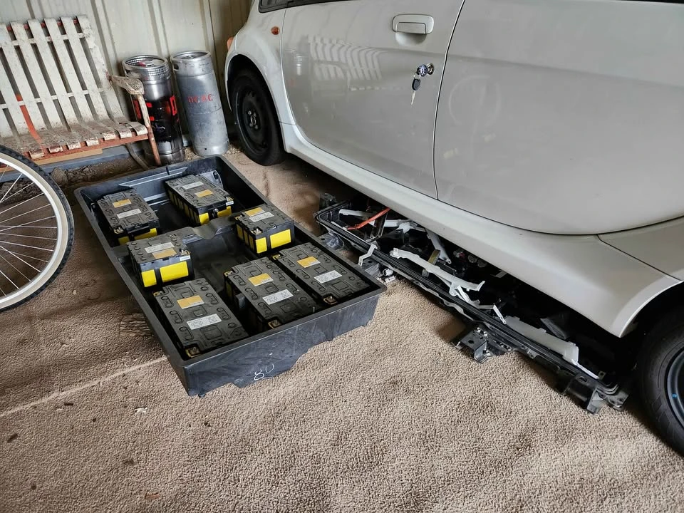 2012 Mitsubishi i-MiEV - Image 14 of 14