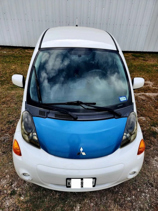 2012 Mitsubishi i-MiEV - Image 2 of 14