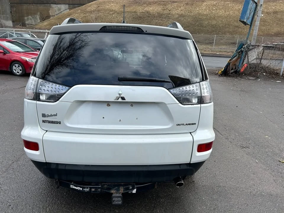 2012 Mitsubishi Outlander - Image 4 of 15
