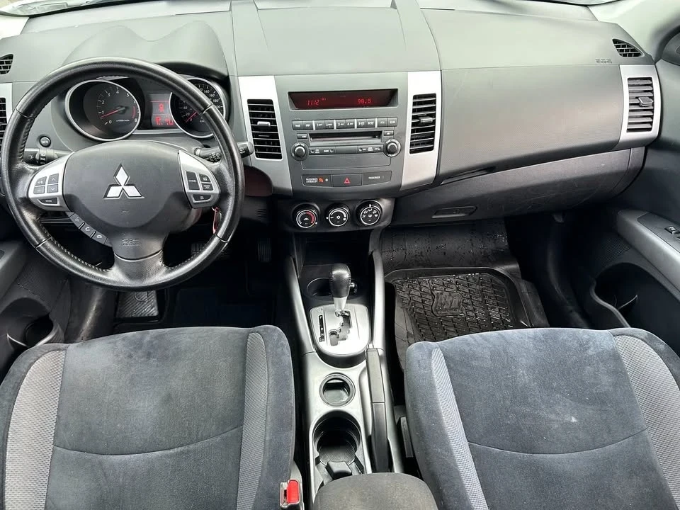 2012 Mitsubishi Outlander - Image 8 of 15
