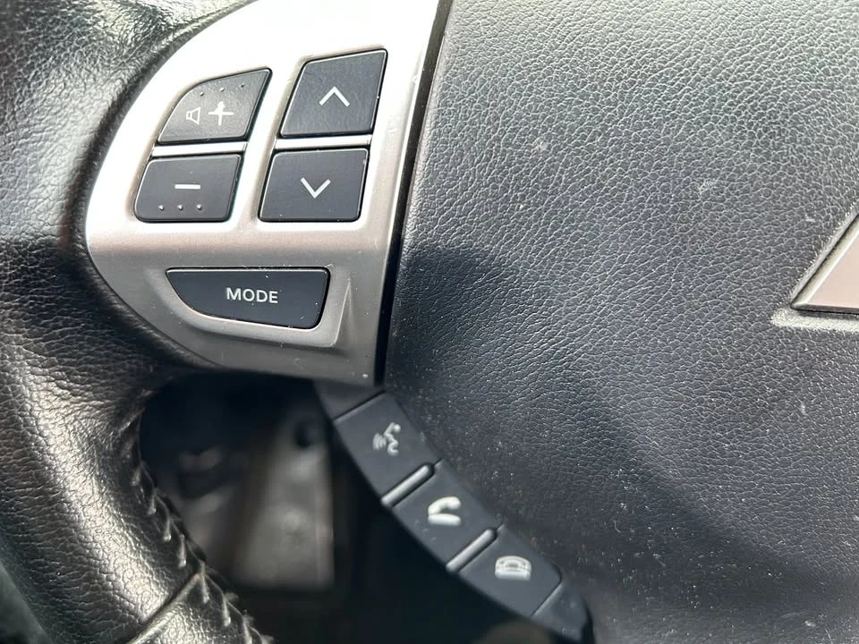 2012 Mitsubishi Outlander - Image 13 of 15