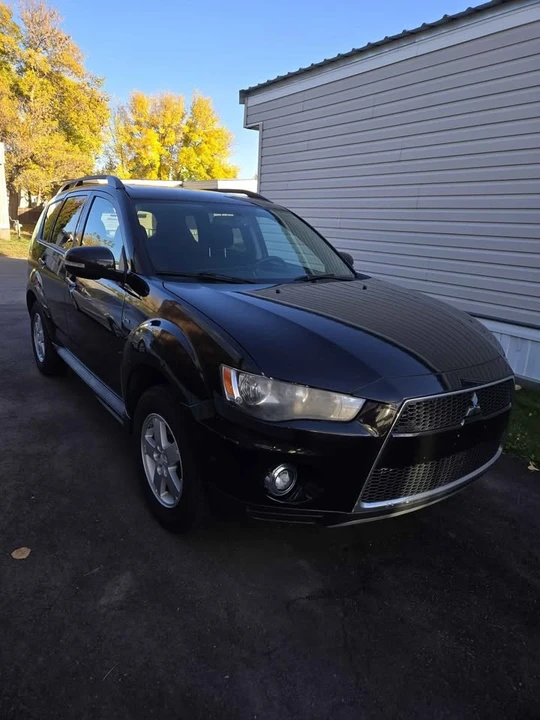 2012 Mitsubishi Outlander - Image 3 of 10