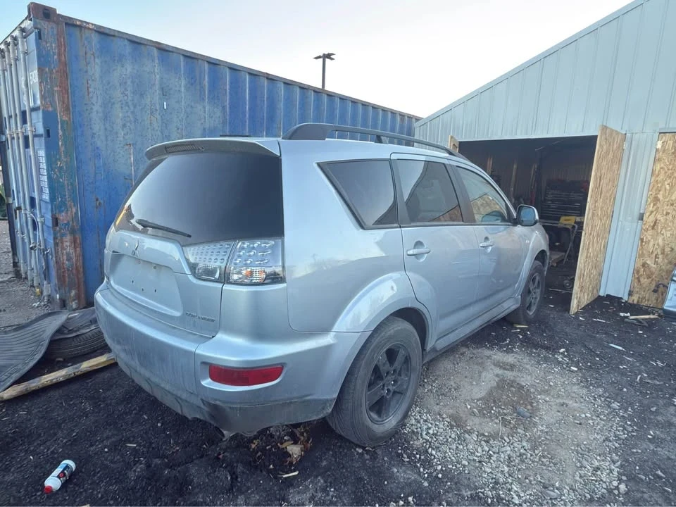 2012 Mitsubishi Outlander - Image 4 of 7