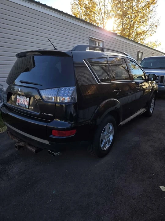 2012 Mitsubishi Outlander - Image 4 of 10