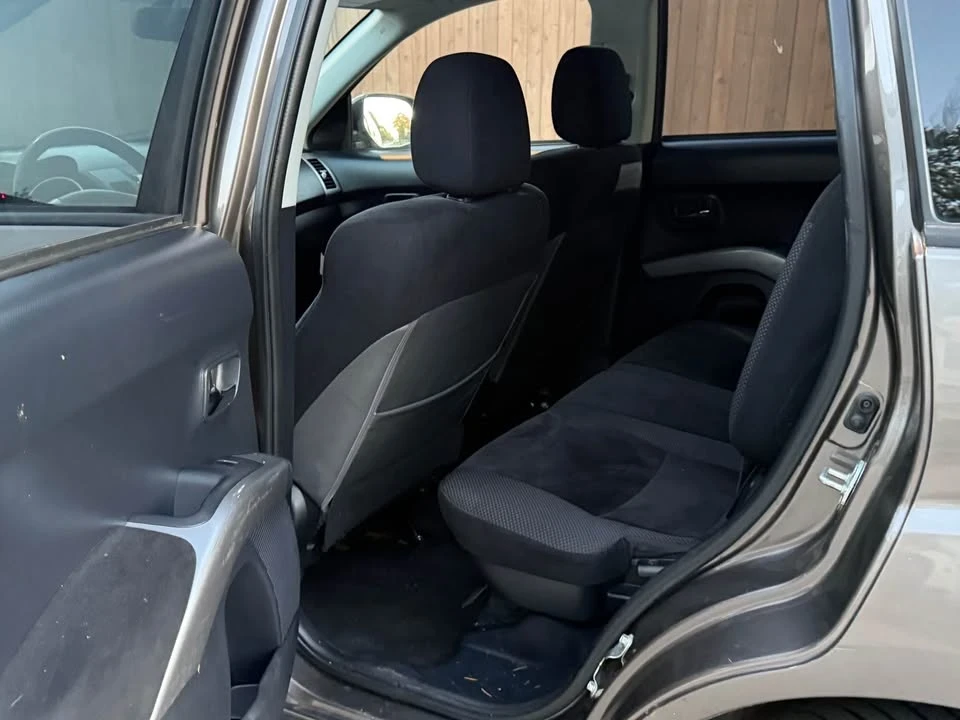 2012 Mitsubishi Outlander - Image 12 of 15