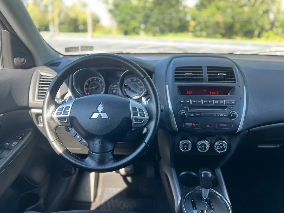 2012 Mitsubishi Outlander - Image 10 of 11