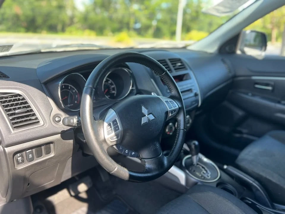 2012 Mitsubishi Outlander - Image 7 of 11