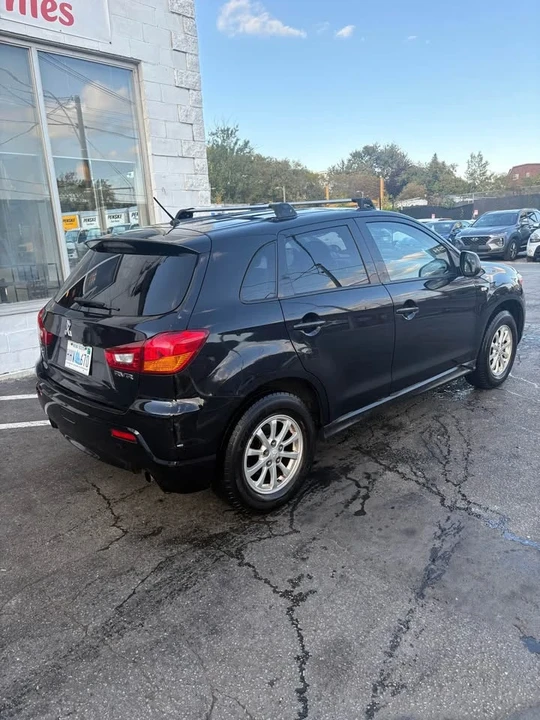 2012 Mitsubishi Outlander - Image 2 of 4