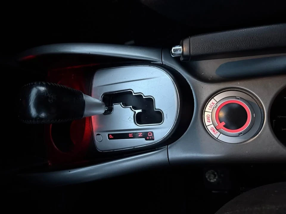 2012 Mitsubishi Outlander - Image 10 of 15