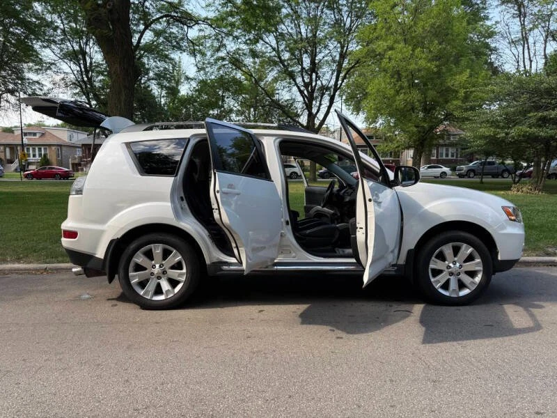 2012 Mitsubishi Outlander - Image 10 of 19