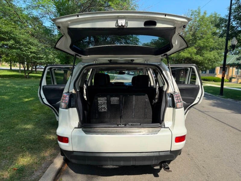 2012 Mitsubishi Outlander - Image 9 of 19