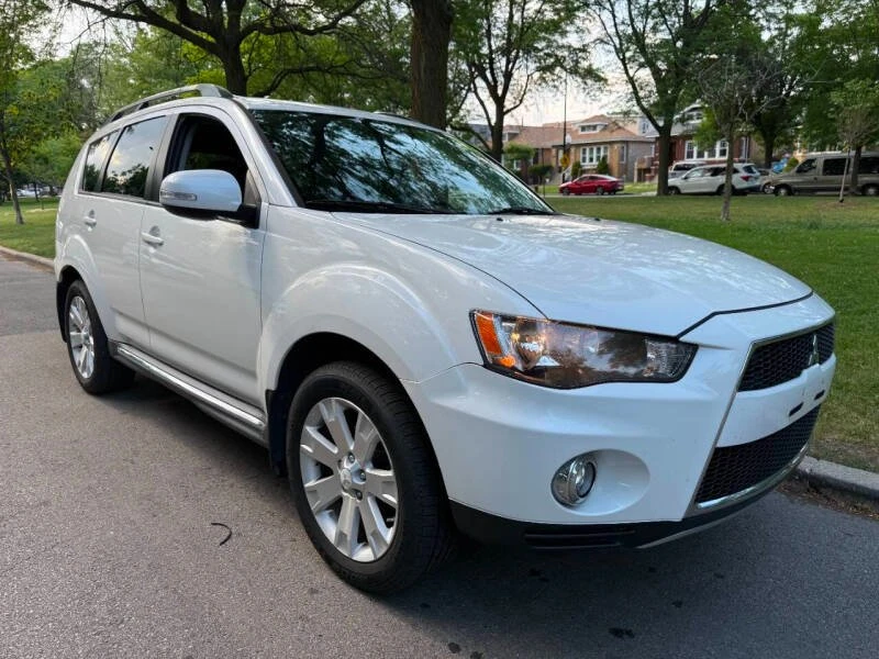 2012 Mitsubishi Outlander - Image 2 of 19