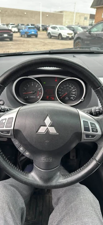 2012 Mitsubishi Outlander - Image 8 of 20