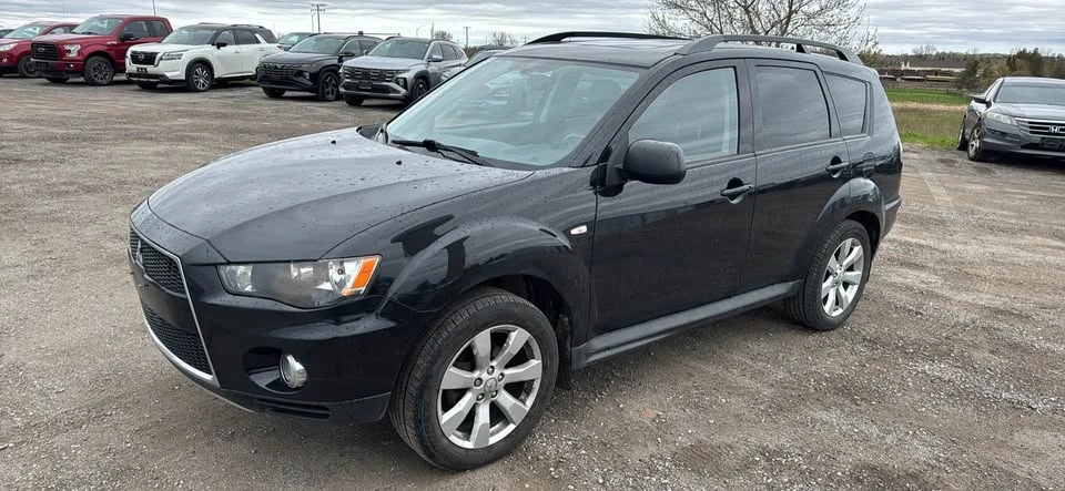 2012 Mitsubishi Outlander - Image 2 of 20