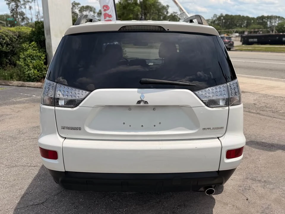 2012 Mitsubishi Outlander - Image 6 of 17