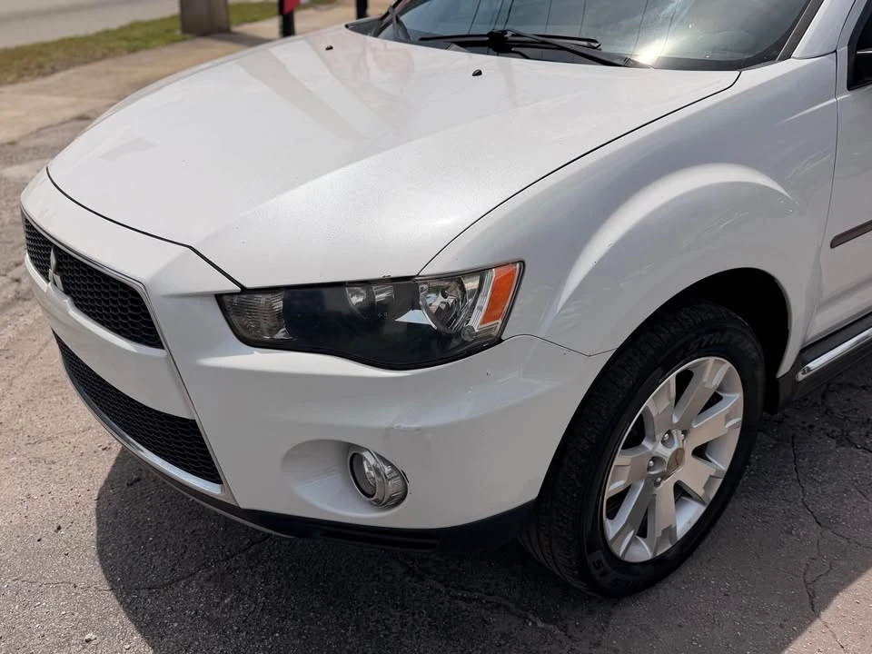 2012 Mitsubishi Outlander - Image 3 of 17