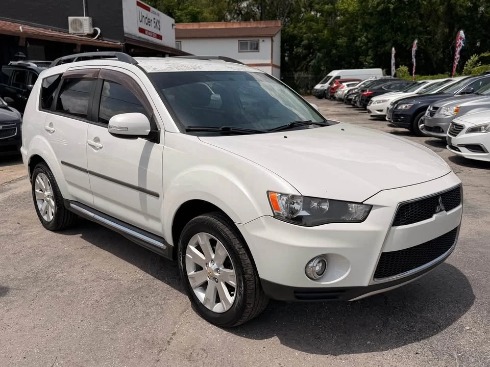 2012 Mitsubishi Outlander - Image 9 of 17