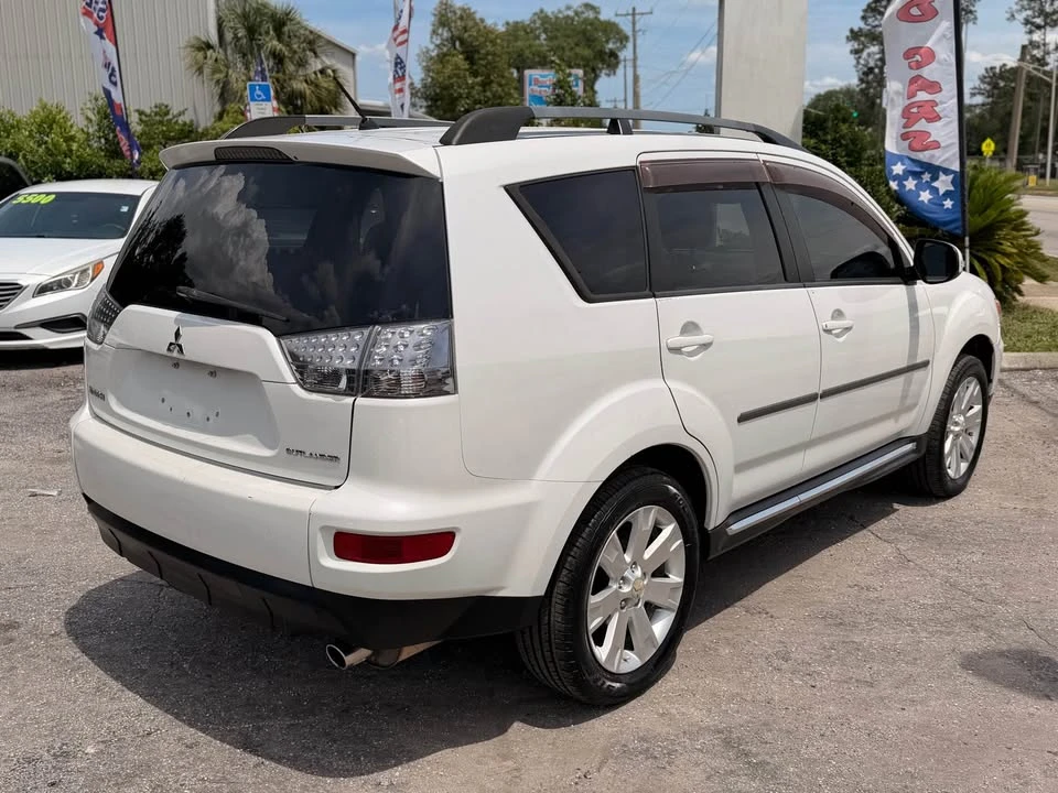 2012 Mitsubishi Outlander - Image 7 of 17
