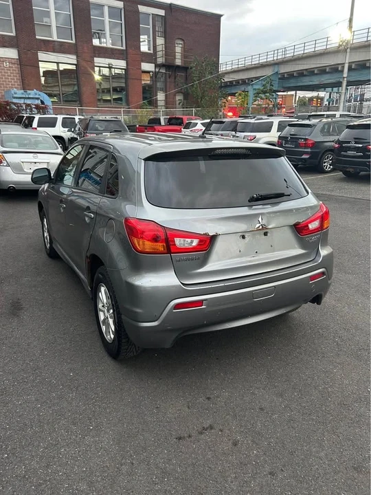 2012 Mitsubishi Outlander - Image 6 of 18
