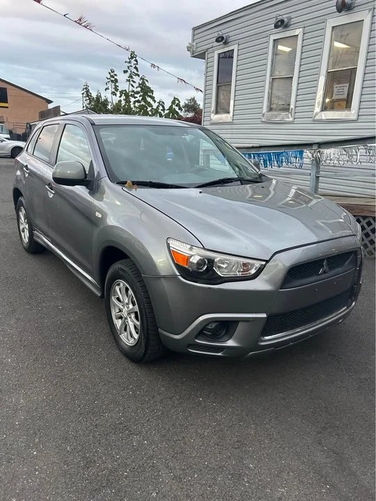 2012 Mitsubishi Outlander - Image 3 of 18