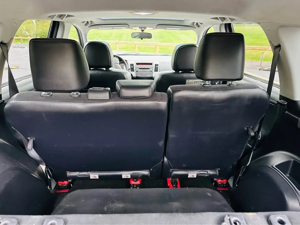2012 Mitsubishi Outlander - Image 7 of 18