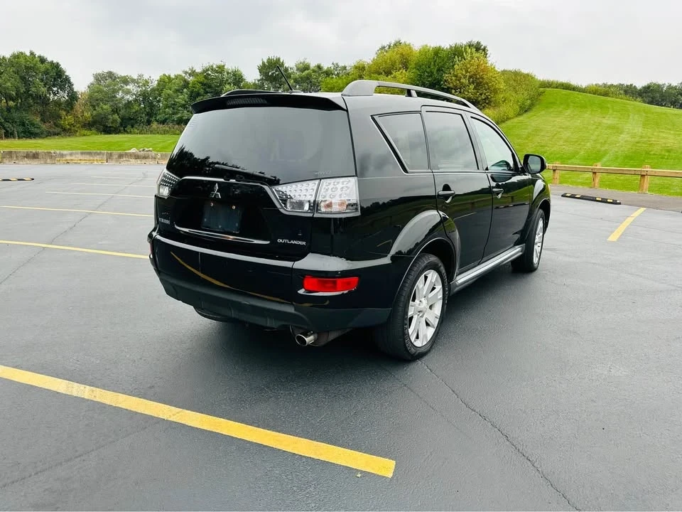 2012 Mitsubishi Outlander - Image 2 of 18