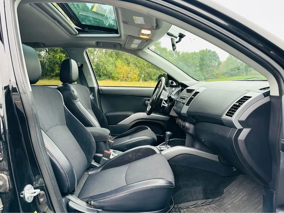 2012 Mitsubishi Outlander - Image 9 of 18