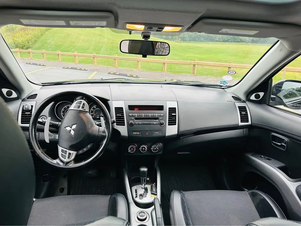 2012 Mitsubishi Outlander - Image 12 of 18