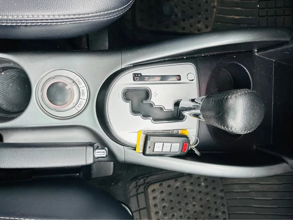 2012 Mitsubishi Outlander - Image 17 of 18