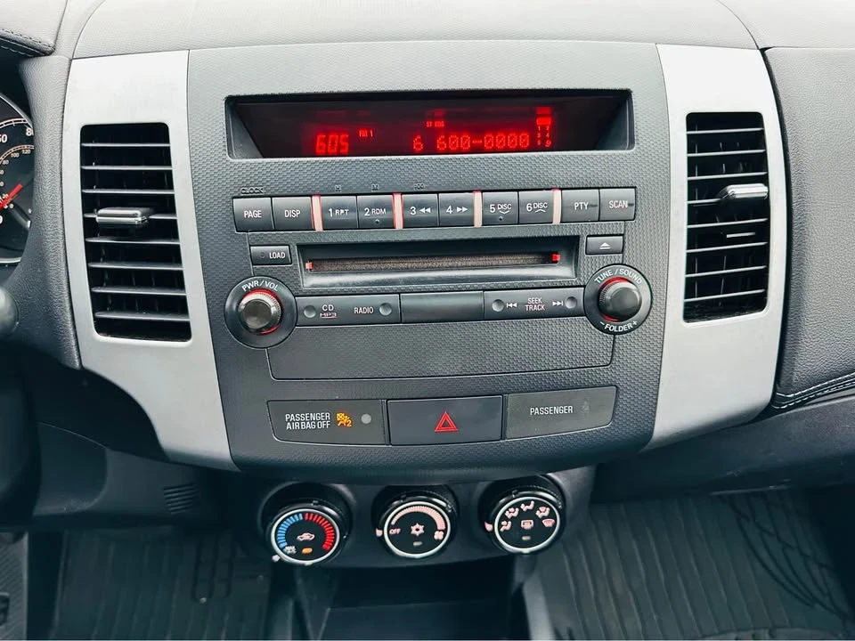 2012 Mitsubishi Outlander - Image 16 of 18